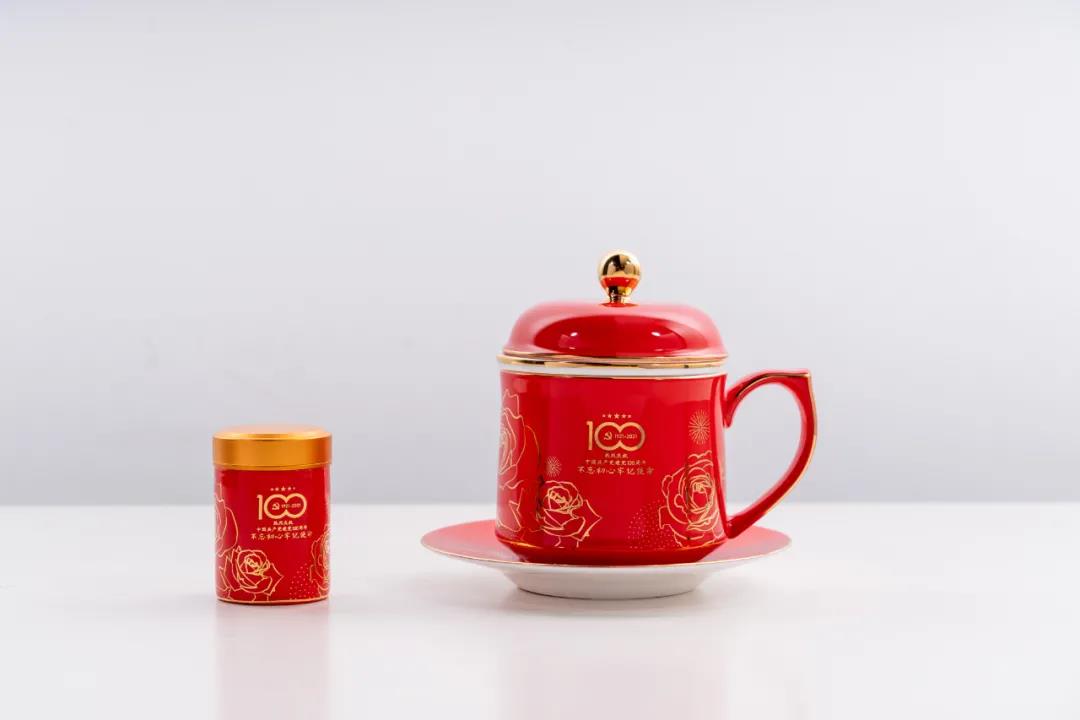 银奖作品：《礼献百年——花朵茶漏杯》.jpg